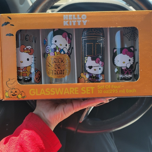 Hello Kitty Set Of Four Glassware! Halloween Edition! - Picture 3 of 3